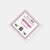 カスタム年は彼女は歳ではなくクラシック誕生日 スタンダードカクテルナプキン (角)