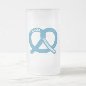 カスタム年プレッツェルブレゼルオクトーバーフェスト2023 フロストグラスビールジョッキ (中央)