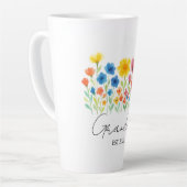 カスタム年 – おばあちゃんワイルドフラワー – カフェラテマグ (左アングル)