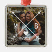 カスタム愛モノグラムのハート矢印2023 メタルオーナメント (正面)