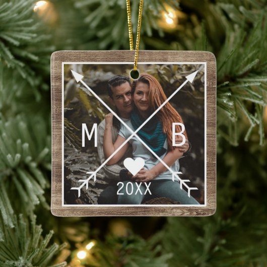 カスタム愛素朴ハート矢印2023 セラミックオーナメント (ツリー)