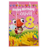 カスタム抱き枕-女の子の8歳の誕生日-ラディバグ ミディアムペーパーバッグ (正面)