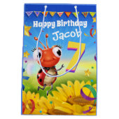 カスタム抱き枕(男の子の7歳の誕生日) ミディアムペーパーバッグ (裏面)