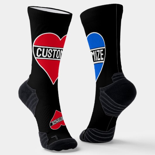 カスタム文字とカラーおもしろいパーソナライズされたハート ソックス (傾斜あり)
