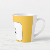 カスタム文字とカラースピーチバブル カフェラテマグ (右)