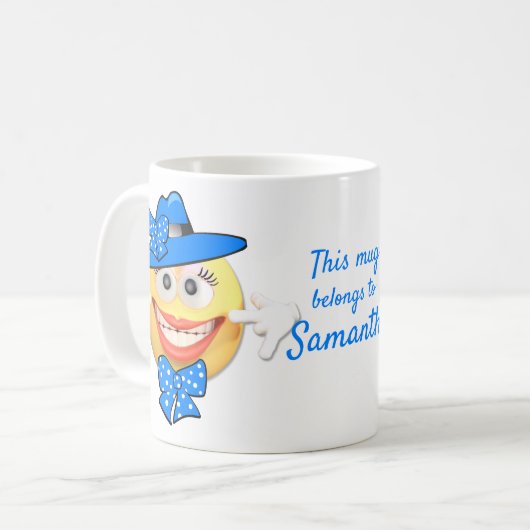 カスタム文字にほほ笑む絵文字（弓付き青い帽子） コーヒーマグカップ (正面左)