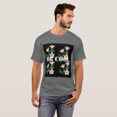 カスタム文字クールダークグレーの男の黒いTシャツ Tシャツ (正面フル)