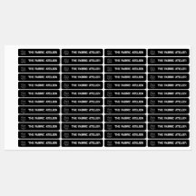 カスタム文字ロゴと黒い布の衣料品ラベル