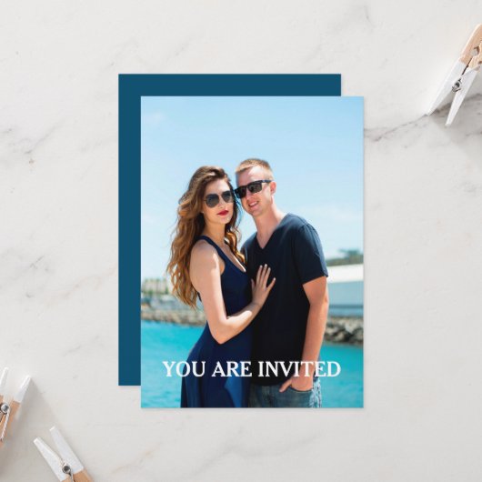 カスタム文字付きフォト結婚式招待状モダン 招待状 (正面/裏面インサイチュ)