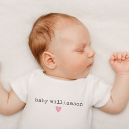 カスタム新生児姓ベビーシャワーギフト ピンクハート ベビーボディスーツ