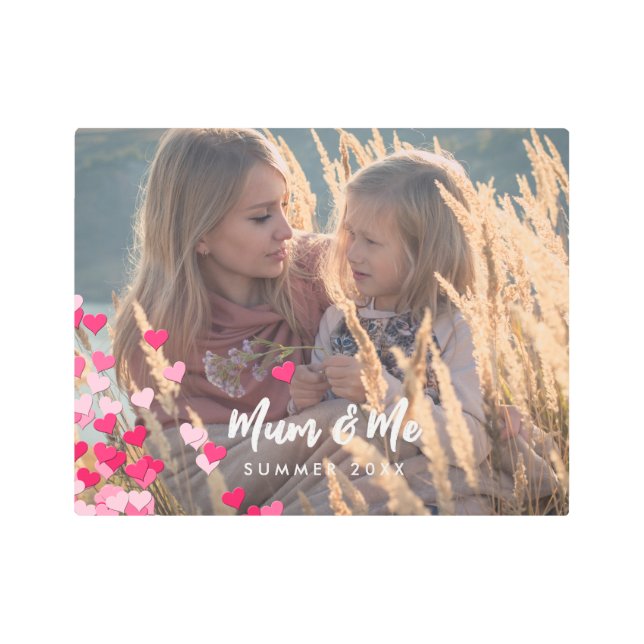 カスタム書写真モダンの点在ピンクハート メタルプリント (正面)