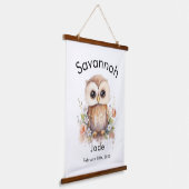 カスタム水彩ベビーフクロウ名&誕生日ウォール 吊り下げ型タペストリー (傾斜あり)