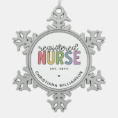 カスタム登カラフル録ナースRN卒業 スノーフレークピューターオーナメント (正面)