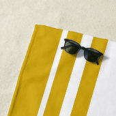 カスタム白と黄のバチェロレッテ週末ストライプの ビーチタオル (インサイチュ)