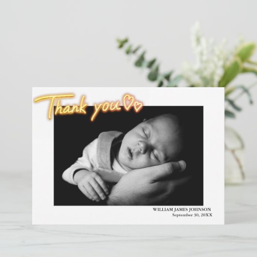 カスタム白黒の写真。パーソナライズされた誕生 案内状 (スタンド正面)