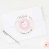 カスタム第1歯ベビーガールマイルストーンステッカー ラウンドシール (封筒)