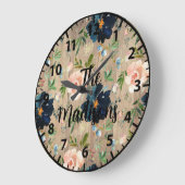 カスタム素朴木の花ネイビーブルーピンクローズ ラージ壁時計 (傾斜)