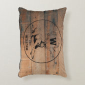 カスタム素朴木の質感と鹿モノグラム アクセントクッション (正面(垂直))