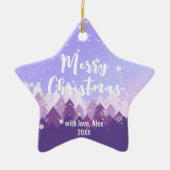 カスタム紫の平和な雪の森メリークリスマス セラミックオーナメント (正面)