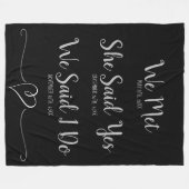 カスタム結婚新年結婚月日黒灰色 フリースブランケット (正面(横))