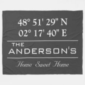 カスタム緯度経度ファミリ名自宅住所 フリースブランケット (正面(横))