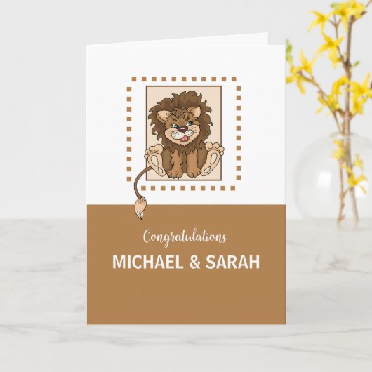 カスタム親の名前新生児おめでとうライオン カード (黄色い花)