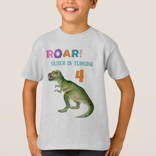 カスタム誕生日ゲスト・オブ・オナーの恐竜Tシャツ Tシャツ (正面)