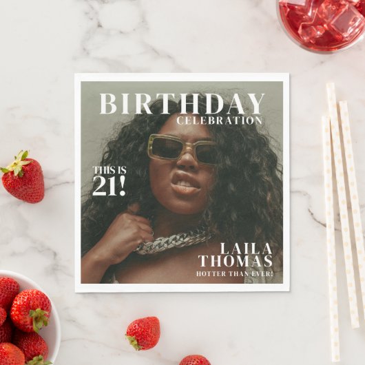 カスタム誕生日パーティー雑誌の表紙 スタンダードランチョンナプキン (インサイチュ)