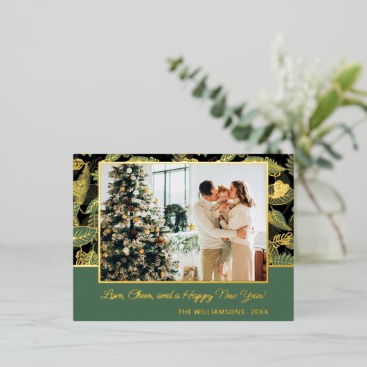 カスタム金ゴールドと緑林の木の葉パターン 箔シーズンポストカード (立ち正面)