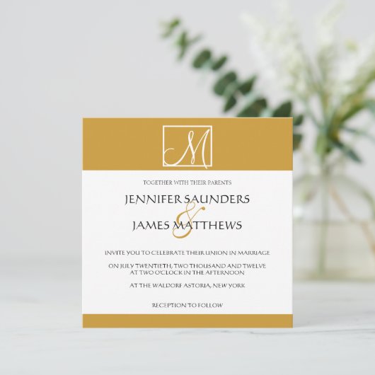 カスタム金ゴールドモノグラム結婚式招待状 招待状 (スタンド正面)