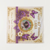 カスタム金ゴールド紫王室の蝶の誕生日パーティー タペストリー (正面(横))