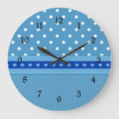 カスタム青と白の水玉模様とハートアセン ラージ壁時計 (正面)