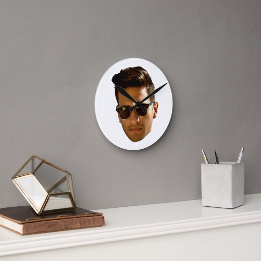 カスタム顔切り抜き ブライズメイド パーティー 誕生日 ラウンド壁時計 (オフィス)