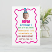 カスタム顔誕生日招待状とパーティーハット 招待状 (スタンド正面)