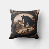 カスタム馬と納屋の木彫り クッション (裏面)