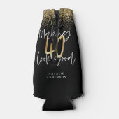 カスタム40歳モダン誕生日ブラック&金ゴールドシック ボトルクーラー (裏面)