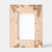 カスタム4" x 6"ポートレート、FrameStyle：ナチュラル レーザー彫刻フレーム (正面)