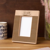 カスタム4" x 6"ポートレート、FrameStyle:ナチュラル レーザー彫刻フレーム (左)