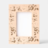 カスタム4" x 6"ポートレート、FrameStyle：ナチュラル レーザー彫刻フレーム (正面)