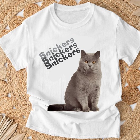 カスタム ブリティッシュ ショートヘア 猫 "Snickers" Tシャツ