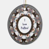 カスタム「私はパフィンが大好き」、かわいい水色の鳥 セラミックオーナメント (左)