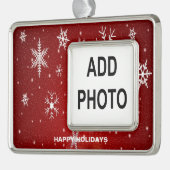 カスタムHoliday Photo White Snowflakes in Red シルバープレートフレームオーナメント (左)