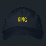 カスタムKING刺繍アジャスタブルネイビーハットスタイル 刺繍入りキャップ<br><div class="desc">KINGカジュアル文字印刷可カスタム調式キャップでワードローブを持ち上げる。レタリングで印象的な「KING」刺繍を採用しはっきりした、このネイビーキャップはスタイルと心地よいを兼ね備えている。調節可能なストラップはスナグを確保パーソナライズされたし、終日の衣服に適合。</div>