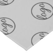 カスタムLight Gray Trade Showロゴビジネス テーブルクロス (アングル)