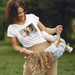 カスタムLove You Mommy Photo Tシャツ<br><div class="desc">おパーソナライズされた子様の家族の写真大切や可愛いハートオーバーレイ、ことわざ「私たちはママを愛している」そして子供の名前を特徴とするママtシャツ。</div>