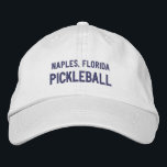 カスタムPickleball Sports Your City、Team Club Name 刺繍入りキャップ<br><div class="desc">ピックルボール愛好者に最適なスタイルキャップ。 市/町の場所またはチーム/クラブ名を追加して、ピクルボールのキャップの1つを作成します。 チームギアやトーナメントイベントに最適。</div>