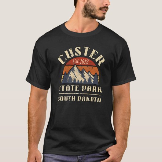 カスター サウスダコタ 自然 ハイキング 山 アウトドア Tシャツ (正面)