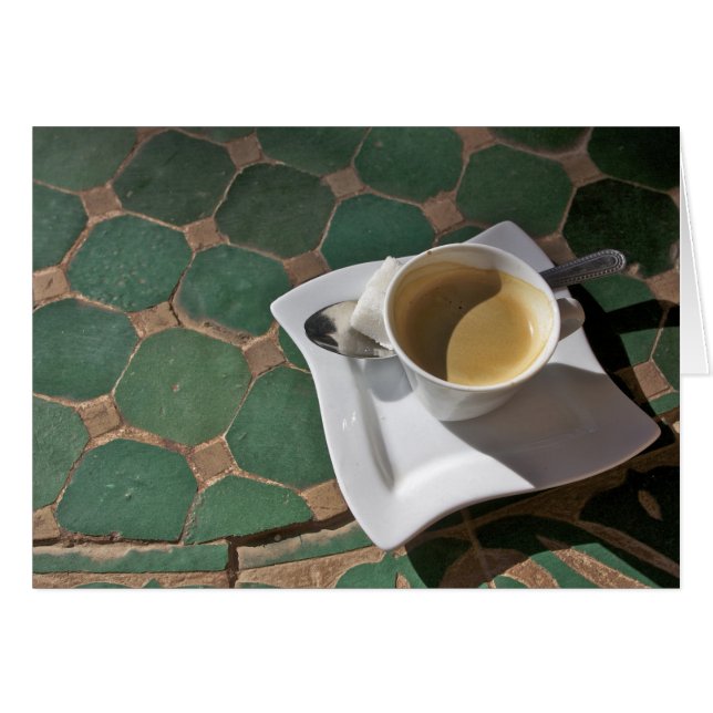 カスバホテル＆レストラン、コーヒーと緑 (正面横)