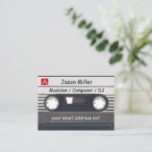 カセットテープのミュージシャン 名刺 (スタンド正面)
