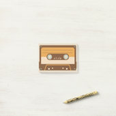 カセットテープの図解入りの、写真付きのなポスト・イット ポストイット (デスク上)